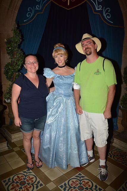 MK CRTLOBBYCHAR 20160928 7815832572