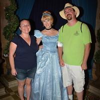 MK CRTLOBBYCHAR 20160928 7815832573